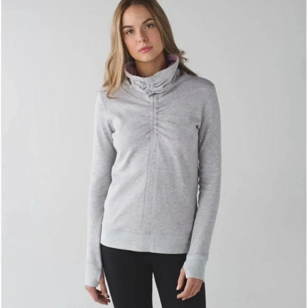 Lululemon In A Cinch Long Sleeve Tee Size 4